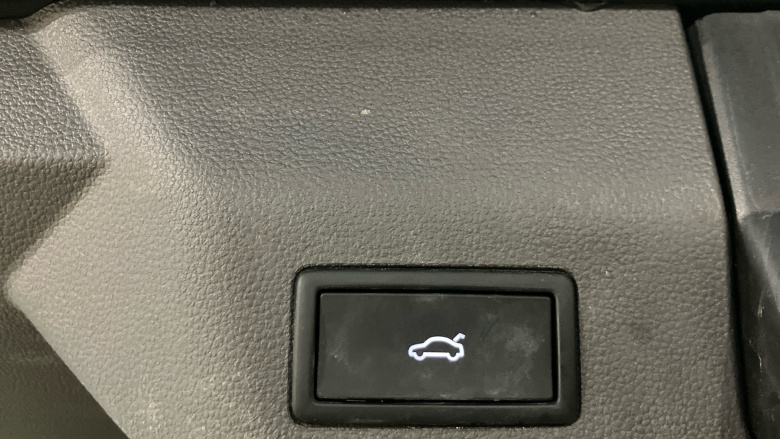 Volkswagen Multivan 2.0 TDI Life 5dr DSG Diesel Estate